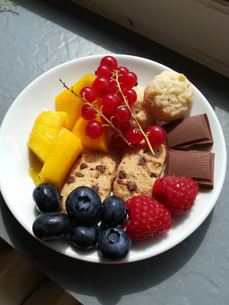 Kekse und Obst